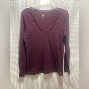 Women's V-Neck Long Sleeve Top - Maroon